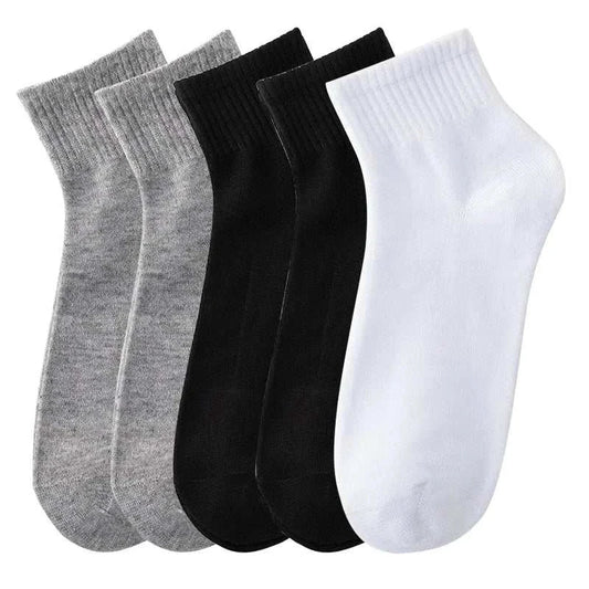 5 pairs of men's solid color socks in black, gray, and white; business casual and breathable cotton.