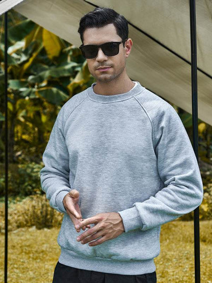 Classic Comfort Men's Raglan Sleeve Crew Sweatshirt - Perfect for All Seasons