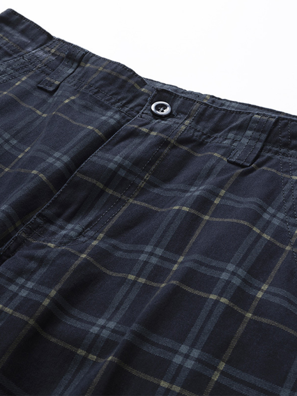 Stylish Men's Plaid Sports Shorts - Slim Fit, Multi-Pocket Casual Wear for Spring & Summer