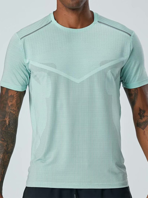 Men's quick dry athletic T-shirt with short sleeves, ideal for running and training.